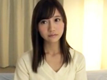 真面目系のスレンダー美少女がガン突きピスに潮吹きアクメｗ美少女顔射のAV無料動画