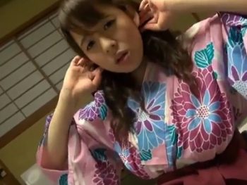 官能小説のようにイヤらしいことが頭の中を駆け巡ってオマンコヌレヌレにする人妻ｗ巨乳痴女人妻コスプレのアダルト動画