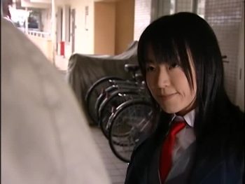 ガチ美少女が痴漢されるも自分から激ハメ志願美少女痴女痴漢のアダルト動画