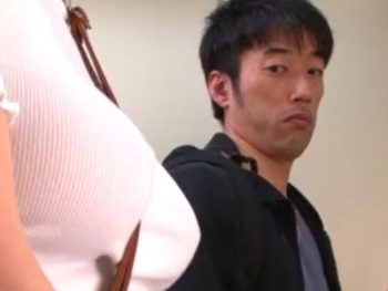 爆乳Jカップ娘がノーブラ・パイスラ！たまらずエレベーターの中でガチレイプ！巨乳お姉さんレイプの無料エロ動画