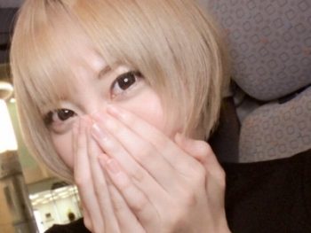 夜の街渋谷でトンデモ素人GALゲット！金髪Fカップのスーパー痴女が自宅で濃厚フェラ巨乳素人ギャルフェラのアダルト動画