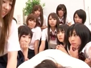 100年に一度の神乳美少女が無数の手とチンポに犯され乱交巨乳美少女乱交水卜さくらのAV動画