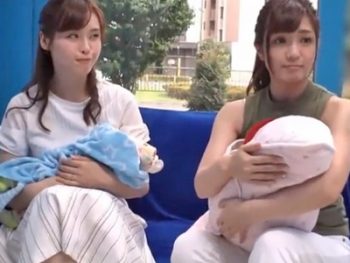 バラエティの撮影と称してナンパした子持ち素人妻二人組をまとめてハメる鬼畜MM号企画！巨乳素人人妻ナンパ乱交のアダルトエロ動画