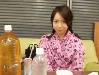 美少女が女王様になって聖水飲ませ→言葉攻め手コキ披露ｗｗ美少女痴女手コキのアダルト動画