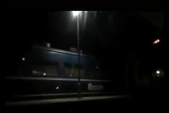 寝台列車で淫らに喘ぐドＭ巨乳美人妻と声を押し殺しながらの大胆ハメ撮り巨乳素人人妻ハメ撮りの無料エロ動画