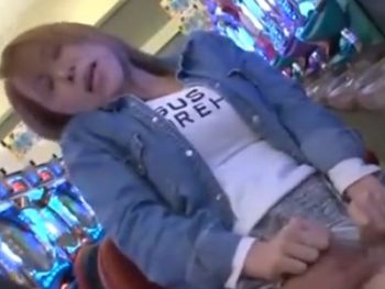 パチンコ店でギャルに痴漢→乗ってきたので即中出し！巨乳素人ギャル中出しのエロ動画