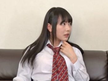 親が出かけて妹と2人きりになり近親セックス美少女妹近親相姦のエロ動画