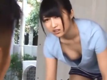 ノーブラでゴミ出しをしていた卑猥な人妻を自宅に連れ込みズボハメ痴女人妻顔射のアダルト動画