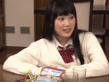 妹が連れてきた友達がめちゃくちゃ可愛い！コタツの中で妹にバレないようにガッツリ挿入パコ女子校生美少女のアダルト動画