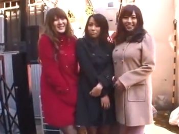 爆乳3姉妹が1本のチンポを奪い合うｗ巨乳お姉さん痴女乱交のアダルト動画