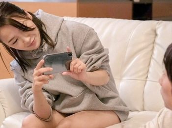 映画研究会サークル仲間の男女…お互い想いを寄せながら1つの作品を作っていく官能パコ巨乳美少女お姉さんのアダルト動画