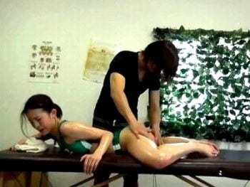 某有名大学に隣接する整体が陸上部ばかりを狙ってエロマッサ！素人レイプ盗撮マッサージのアダルト動画
