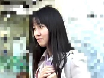 まるで少女のようなルックスの人妻ナンパ→潮吹き止まらなく敏感体質マンコに大量種付けｗ素人人妻中出しナンパ潮吹きのアダルト動画