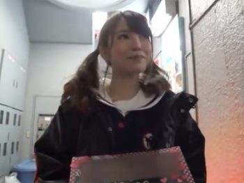 中目駅周辺で居酒屋の客引きしていた素人美少女をナンパして即日パコ素人美少女顔射の無料アダルト動画