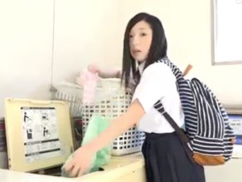 コインランドリーで見かけたJKの後をついていき押し込みレイプ女子校生美少女レイプの無料ポルノ動画