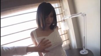 マシュマロ巨乳おっぱいを揺らして大絶叫するセレブ美人妻巨乳素人人妻フェラ手コキのアダルト動画