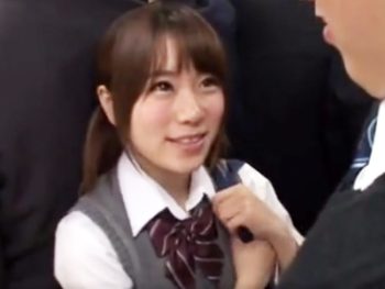 電車で超カワイイJKと体こすれあって我慢限界→車内で大胆レイプパコ女子校生美少女レイプのアダルト動画