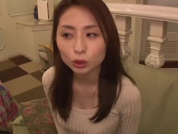 ウサギちゃん系の素人さんと濃厚セックス素人熟女パイパンのエロ動画