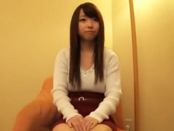 新婚で幸せいっぱいの若妻をちょっと強引に口説いて無許可中出しｗ素人人妻中出しハメ撮りナンパのアダルトエロ動画