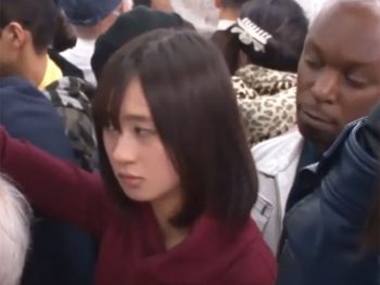 美人JD娘が鬼畜な黒人レイプ魔に痴漢されて抵抗できないままに生中出し美少女お姉さん中出しレイプ痴漢のアダルト動画