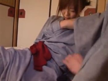 童顔な素人お姉さんとハメまくり旅行→寝起きから濃厚パコ開始美少女お姉さん顔射のアダルト動画