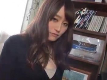 松●玲奈似の極上人妻が…カメラ目線調教受けてハメ撮り巨乳素人お姉さん痴女ハメ撮りのエロ動画