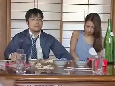 自分の妻が寝取られるのを見て興奮する変態夫の要望に応える献身妻巨乳人妻3Pのアダルトエロ動画