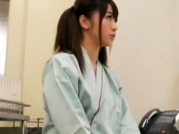 検査と称して無知な美少女を診察台に乗せ中出しキメるクズ医者美少女中出し盗撮のエロ動画