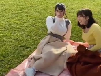 いきなりのナンパに戸惑いながらも中出し乱交しちゃう極上素人2人組巨乳素人お姉さん中出し乱交のアダルト動画