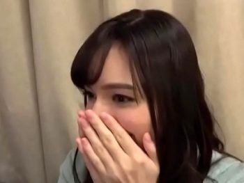 クォーターの20歳美少女を捕まえて童貞君を筆おろしさせるガチ企画素人美少女ロリハーフ童貞ナンパのアダルト動画