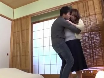 妻の妊娠中…自分よりも年下の義母が自分の相手をしてくれる近親相姦痴女人妻近親相姦風間ゆみのアダルト動画