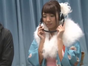 女子大生が男友達と野球拳→なぜか発情して友情崩壊パコ展開ｗ巨乳素人美少女のアダルトエロ動画