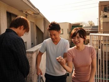 お願いされたら絶対に断れない巨乳妻が中出しまでOK！巨乳人妻中出し里美ゆりあのアダルト動画