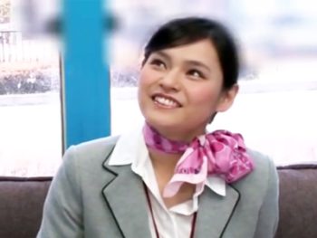 エキゾチックな美人CAさんが童貞くんを筆おろしゴム中出し巨乳素人お姉さん中出しの無料アダルト動画