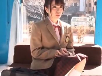 ピュアJKを騙してMM号に連れ込み→マッサージと称してチンポ挿入！素人女子校生美少女ナンパレイプマッサージのアダルトエロ動画