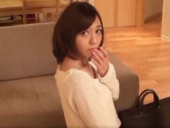 ネトラレ性癖のある夫に撮影されながら他人棒に犯されてしまう美人妻人妻ハメ撮りのアダルト動画