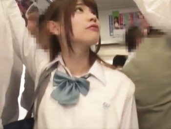 何本もの痴漢チンポに囲まれ感じてしまい自ら挿入懇願して失禁アクメしちゃうJK女子校生美少女中出し潮吹き乱交痴漢のアダルト動画