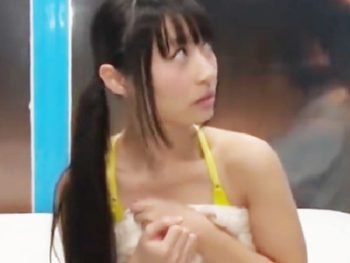 黒髪ロングの素人JDの警戒心をマッサージで解いて彼氏の前で寝取り中出しｗ素人美少女中出しマッサージのエロ動画