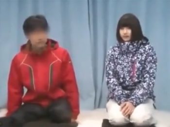 男友達とのマッサージ体験で一線を越えてしまい中出しされる素人美少女素人美少女中出しのアダルト動画