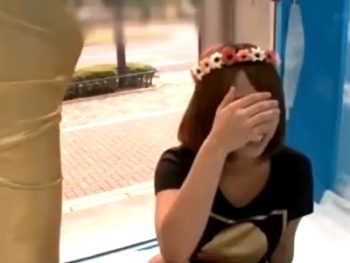 MM号の企画としてチンポをぶち込まれてしまう素人お姉さん素人お姉さんぶっかけのエロ動画