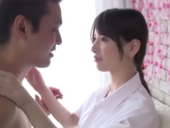 顔立ちの整った清楚巨乳美女が濃厚ズコピスで絶頂巨乳お姉さんぶっかけのアダルト動画