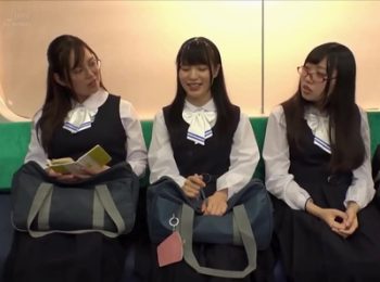 ウブそうな女子校生たちに突如襲い掛かる射精の嵐！日常生活の中にぶっかけSEXが共存する世界女子校生美少女OL顔射ぶっかけのアダルト動画