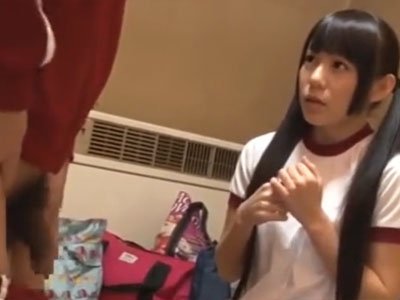学園のアイドルの黒髪美少女に勃起チンポを見せつけ→流れでガチハメ女子校生美少女ぶっかけのエロAV動画