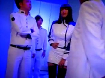 宇宙問う閉鎖された空間で慰安任務を強制される女中尉巨乳お姉さん乱交のアダルト動画
