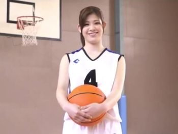 3Pシュートが得意な女子バスケ部員を練習中にハメ→引き締まったマンコにデカチンダンク！巨乳素人美少女痴女顔射星井笑のエロ動画