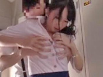 生意気なショタに良いように弄ばれる高飛車女たち巨乳熟女パンストめがね乱交のエロ動画