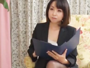 EDのお悩み相談に来た患者を治療する痴女医痴女中出しのエロ動画