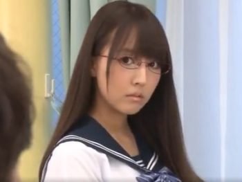 教師を誘惑して校内でパコる清楚ビッチの美少女JK巨乳女子校生めがね顔射のアダルト動画