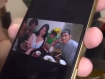 友達のママのオッパイがデカ過ぎ！女体に興味津々のクソガキがお泊り中にヤリタイ放題ｗ巨乳人妻のアダルト動画