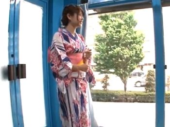 花火大会の浴衣ギャルをナンパ！豊満なケツに大量射精！素人ギャルコスプレナンパのアダルト動画